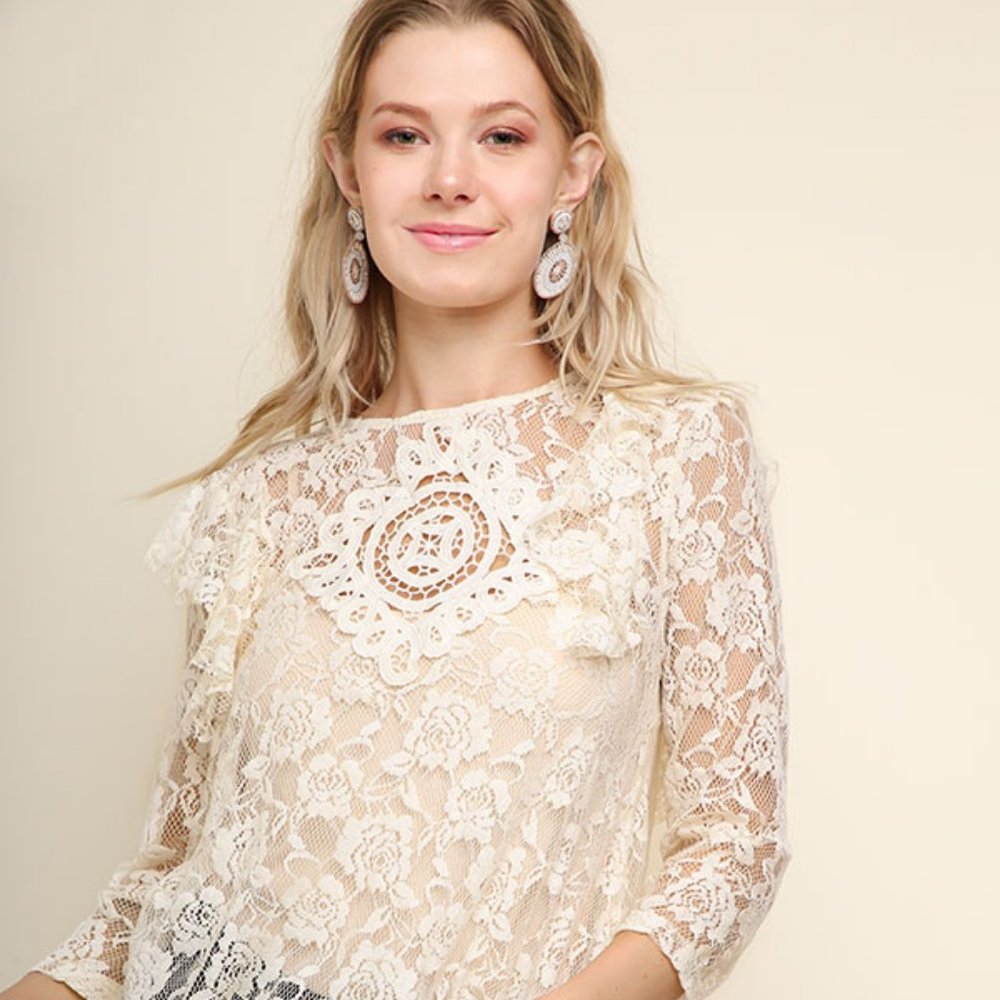 NWT Umgee Sheer Floral Lace 3/4 Sleeve Keyhole Top